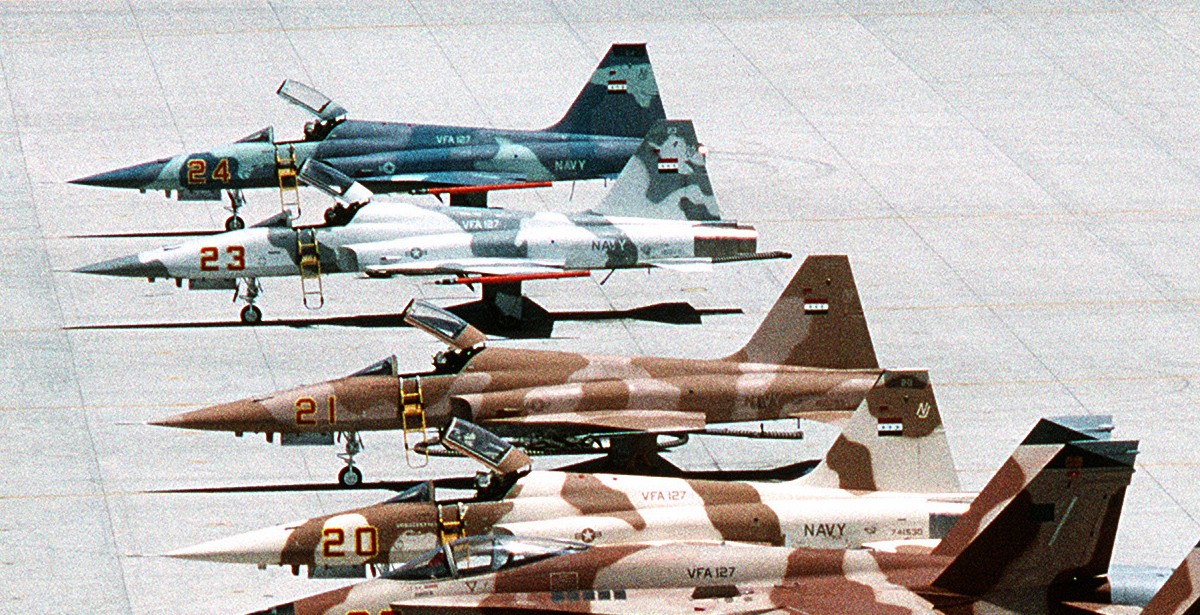 vfa-127 desert bogeys strike fighter squadron f-5e tiger 1993 12 fleet adversary
