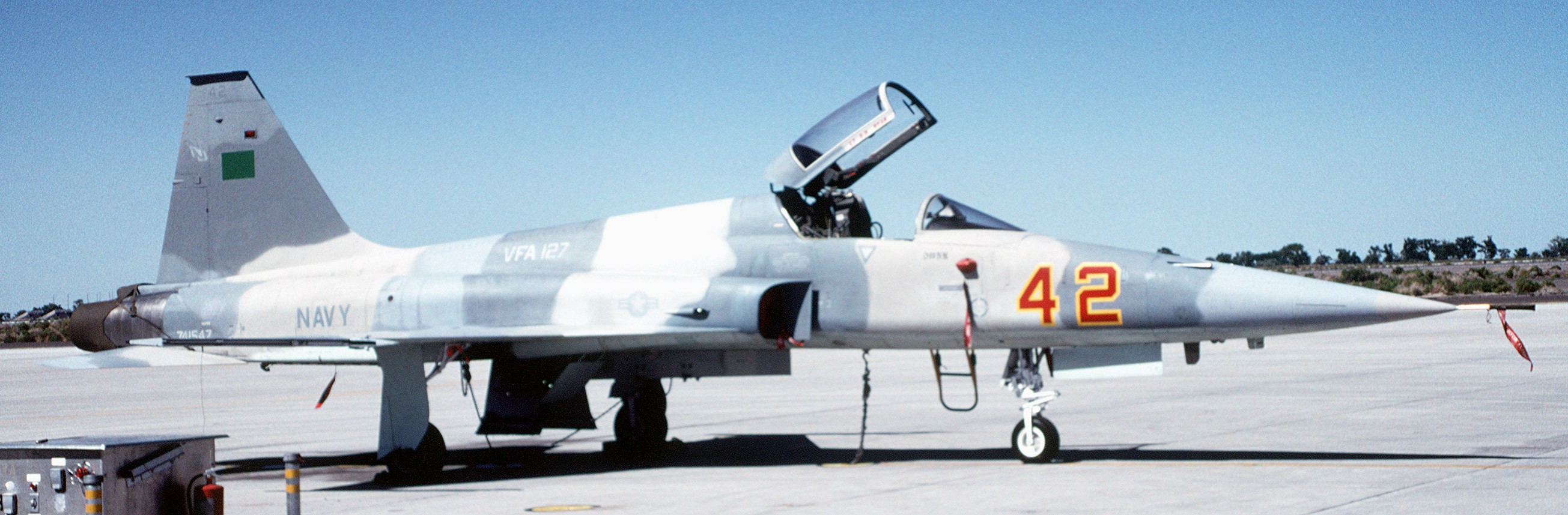 vfa-127 desert bogeys strike fighter squadron f-5e tiger 1993 15