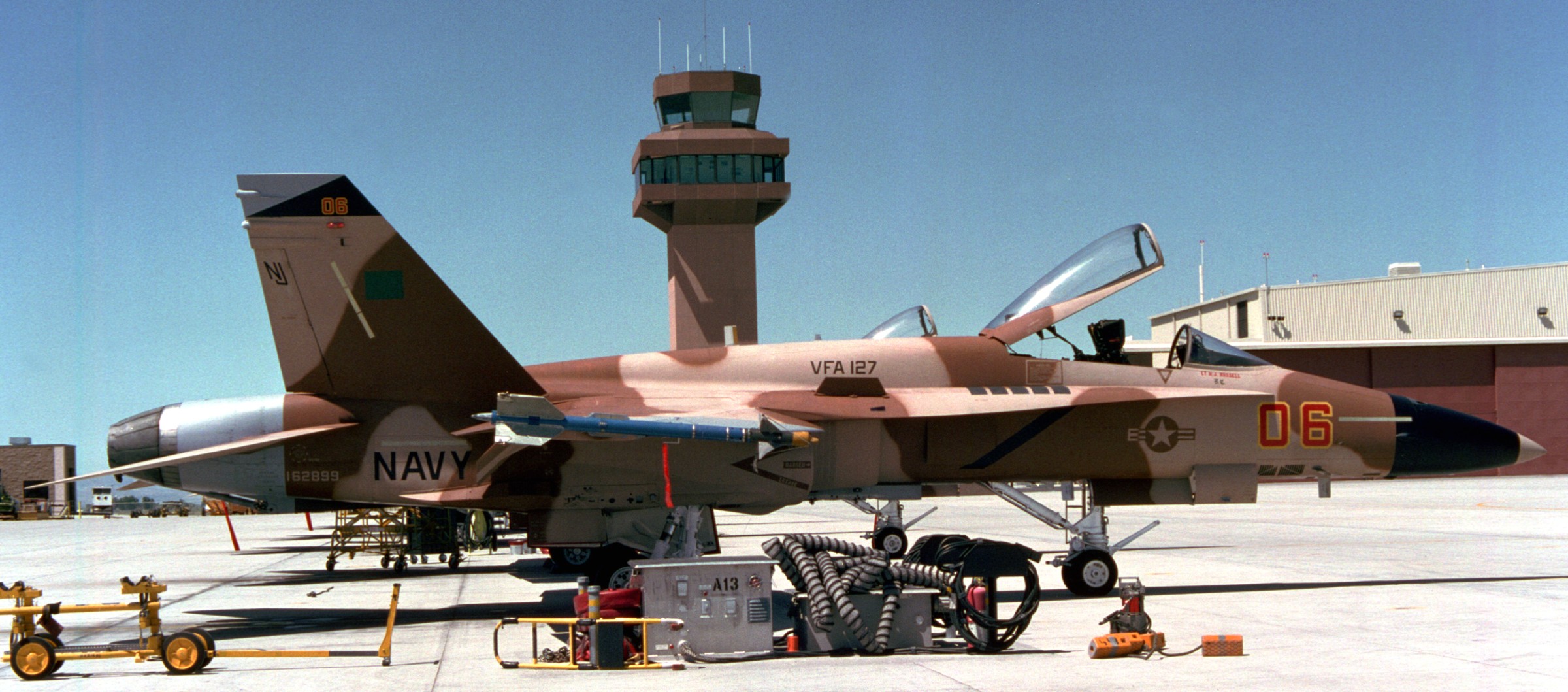 vfa-127 desert bogeys strike fighter squadron f/a-18a hornet 1993 17 nas fallon nevada