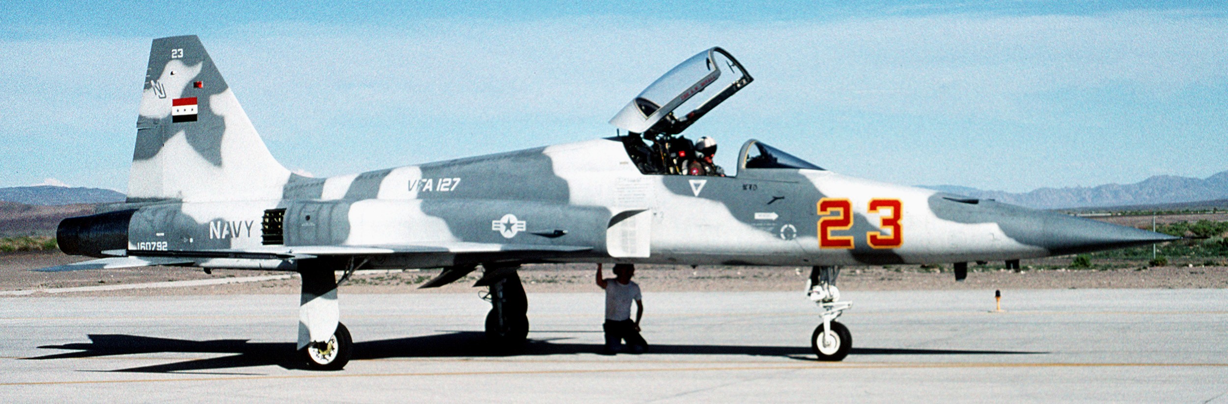 vfa-127 desert bogeys strike fighter squadron f-5e tiger 1993 21 nas fallon nevada