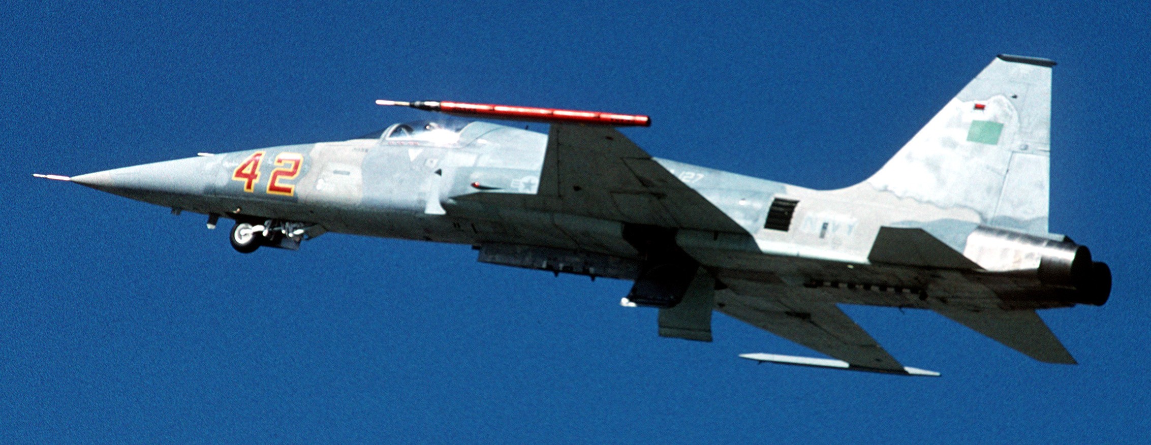vfa-127 desert bogeys strike fighter squadron f-5e tiger 1993 27