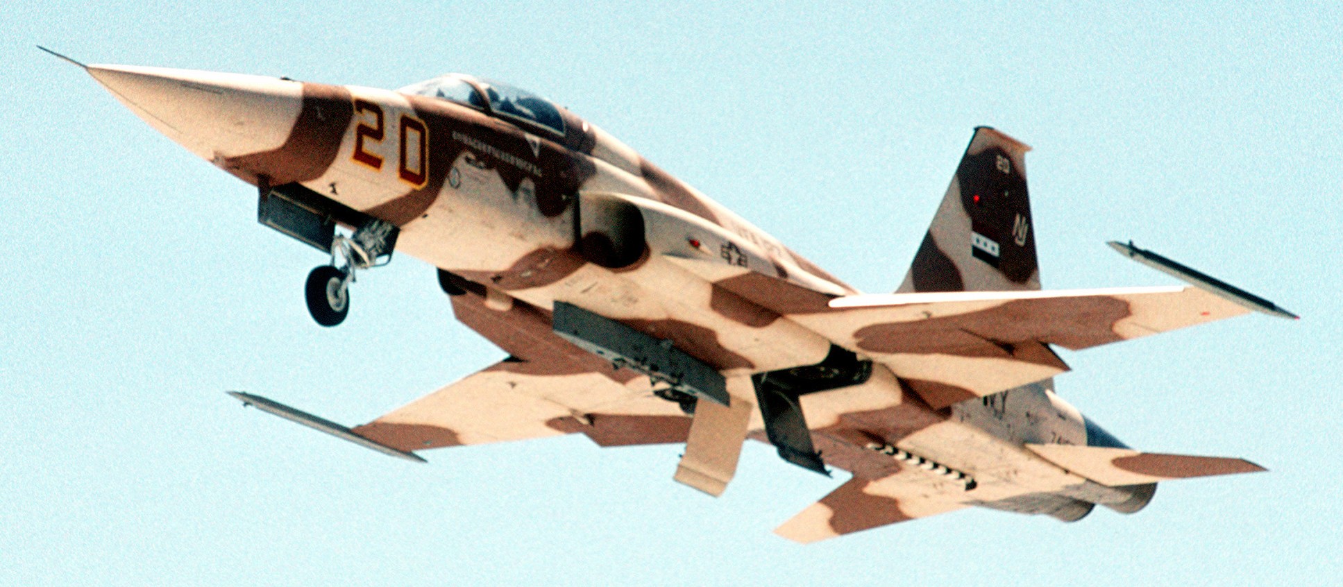 vfa-127 desert bogeys strike fighter squadron f-5e tiger 1993 30 nas fallon