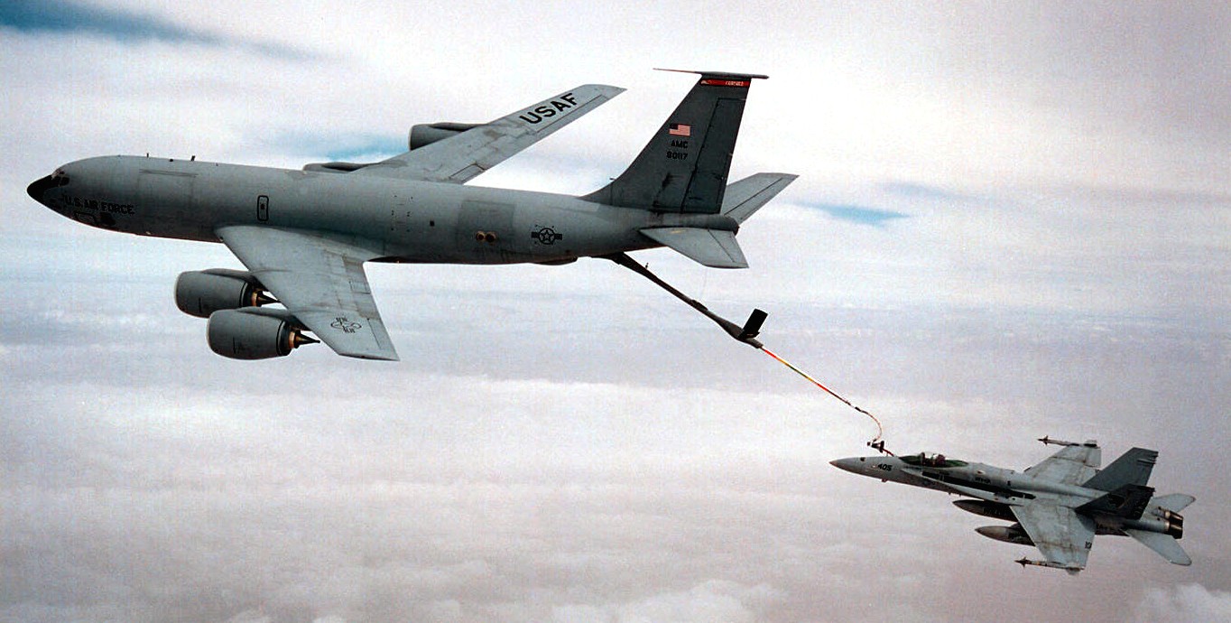 vfa-131 wildcats strike fighter squadron f/a-18c hornet cvw-7 refueling kc-135 usaf 1996 115