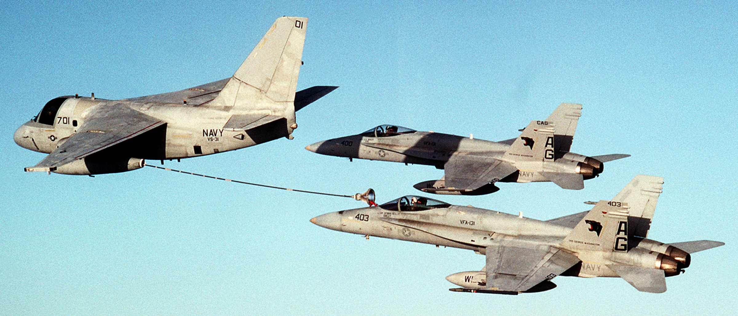 vfa-131 wildcats strike fighter squadron f/a-18c hornet cvw-7 refueling s-3 viking vs-31 1992 130