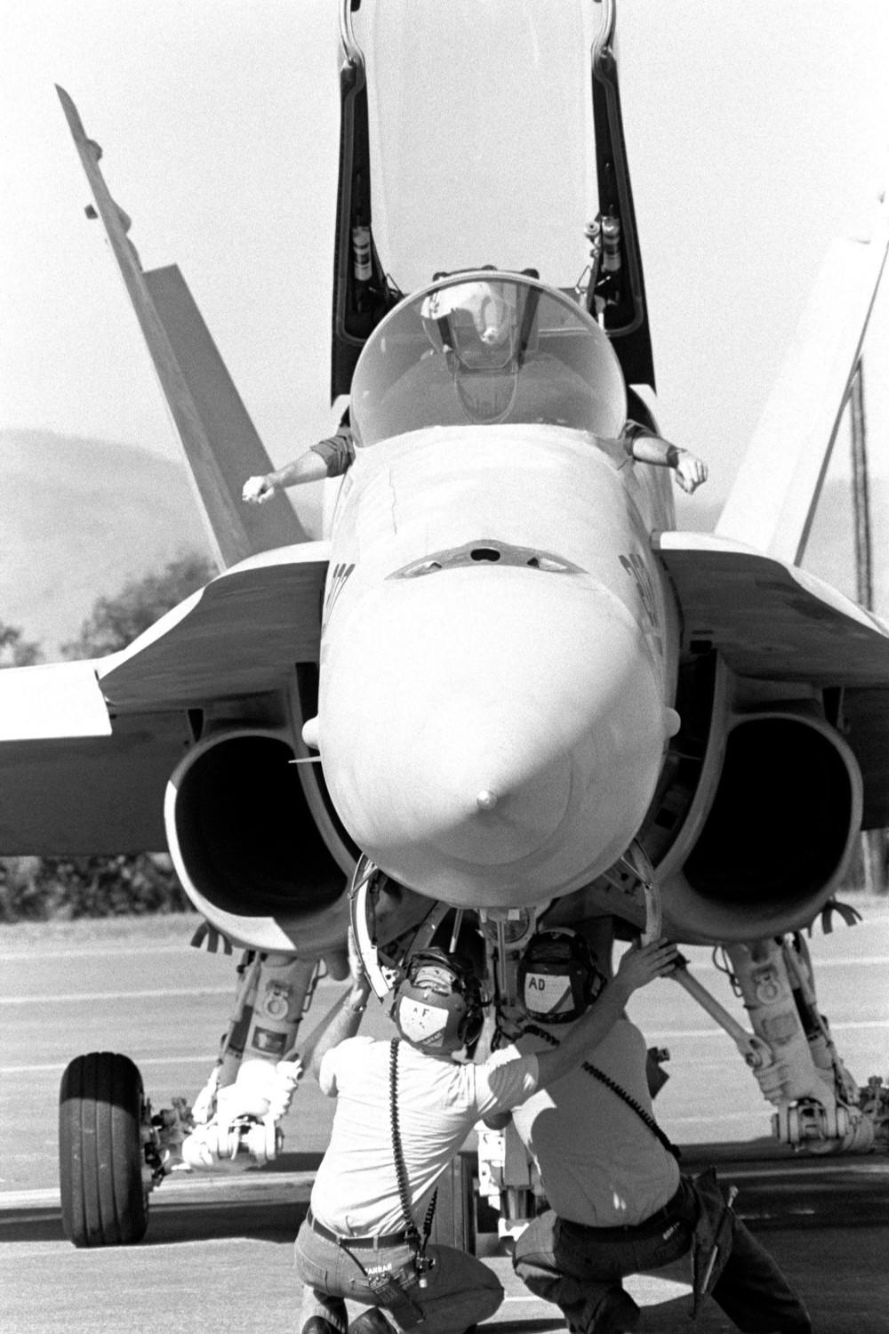 vfa-132 privateers strike fighter squadron f/a-18a hornet exercise cope thunder nas cubi point philippines 1988 10