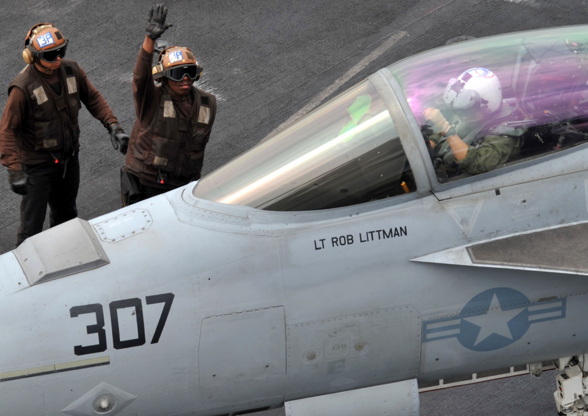 vfa-136 knighthawks strike fighter squadron f/a-18e super hornet 2011 16 cvw-1 uss enterprise cvn-65