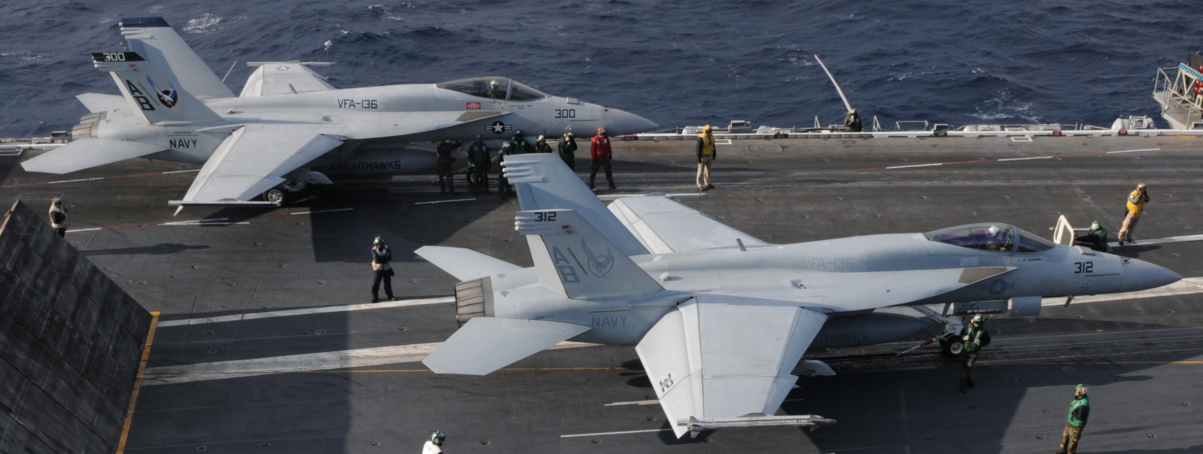 vfa-136 knighthawks strike fighter squadron f/a-18e super hornet 2010 17 cvw-1 uss enterprise cvn-65