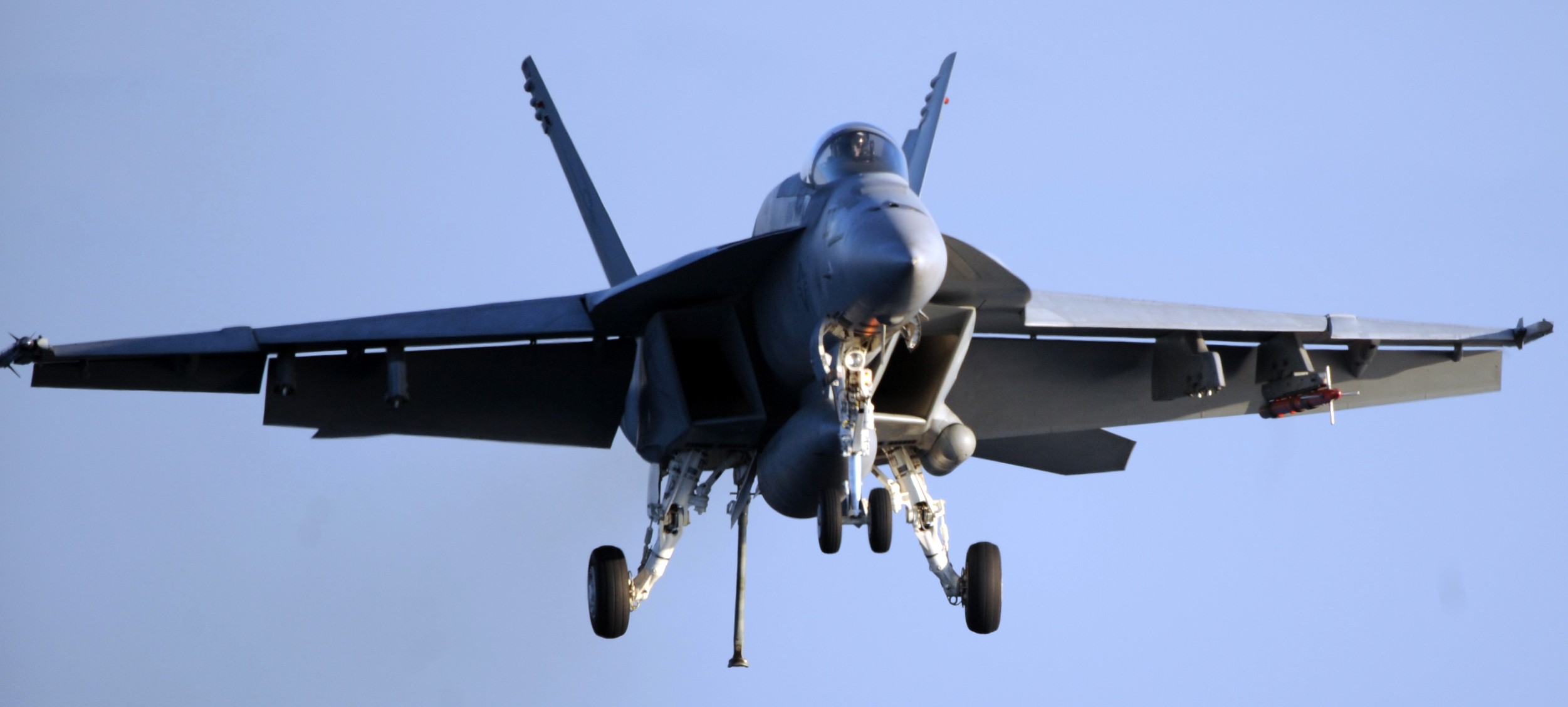vfa-136 knighthawks strike fighter squadron f/a-18e super hornet 2010 22 cvw-1 uss enterprise cvn-65