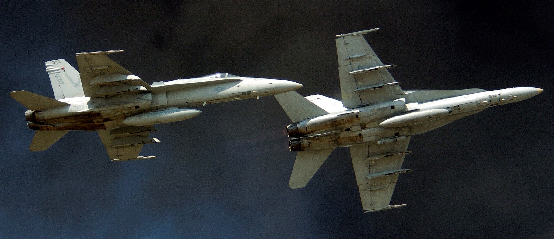 vfa-136 knighthawks strike fighter squadron f/a-18c hornet 2005 44 nas oceana virginia