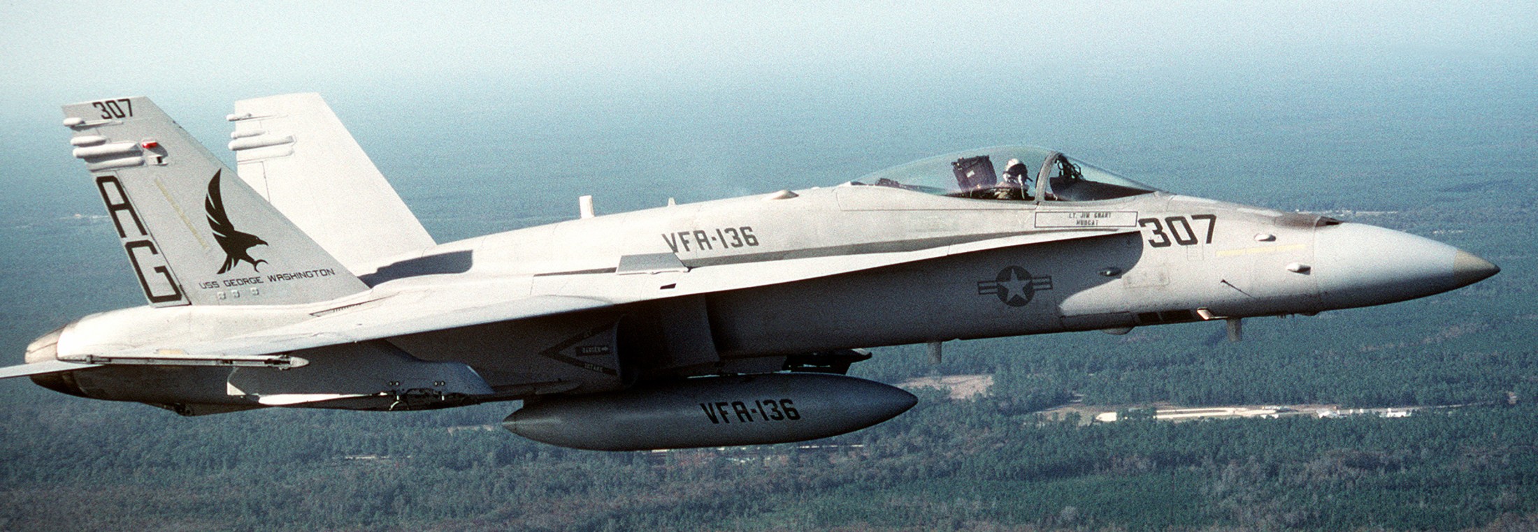 vfa-136 knighthawks strike fighter squadron f/a-18c hornet 1992 70 cvw-7 naval station roosevelt roads puerto rico