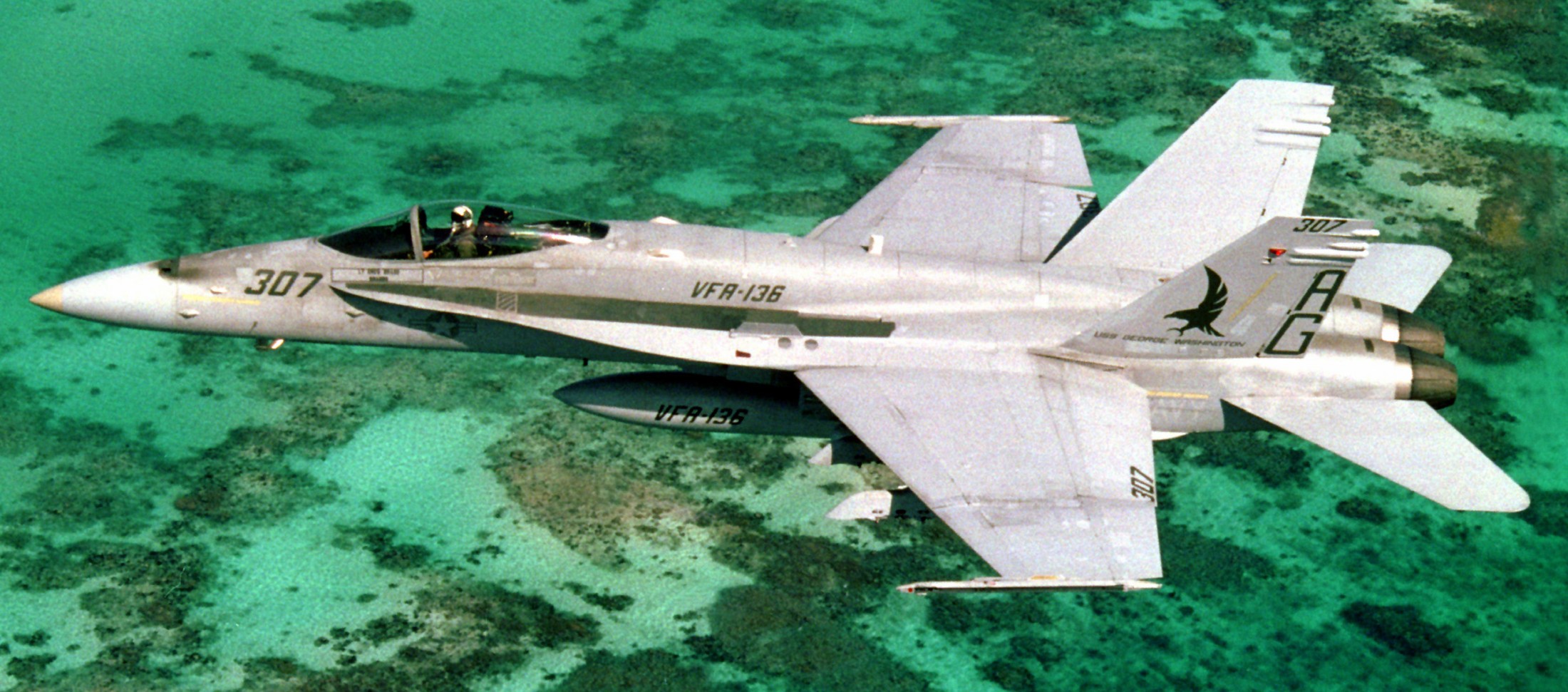 vfa-136 knighthawks strike fighter squadron f/a-18c hornet 1992 71 cvw-7 naval station roosevelt roads puerto rico