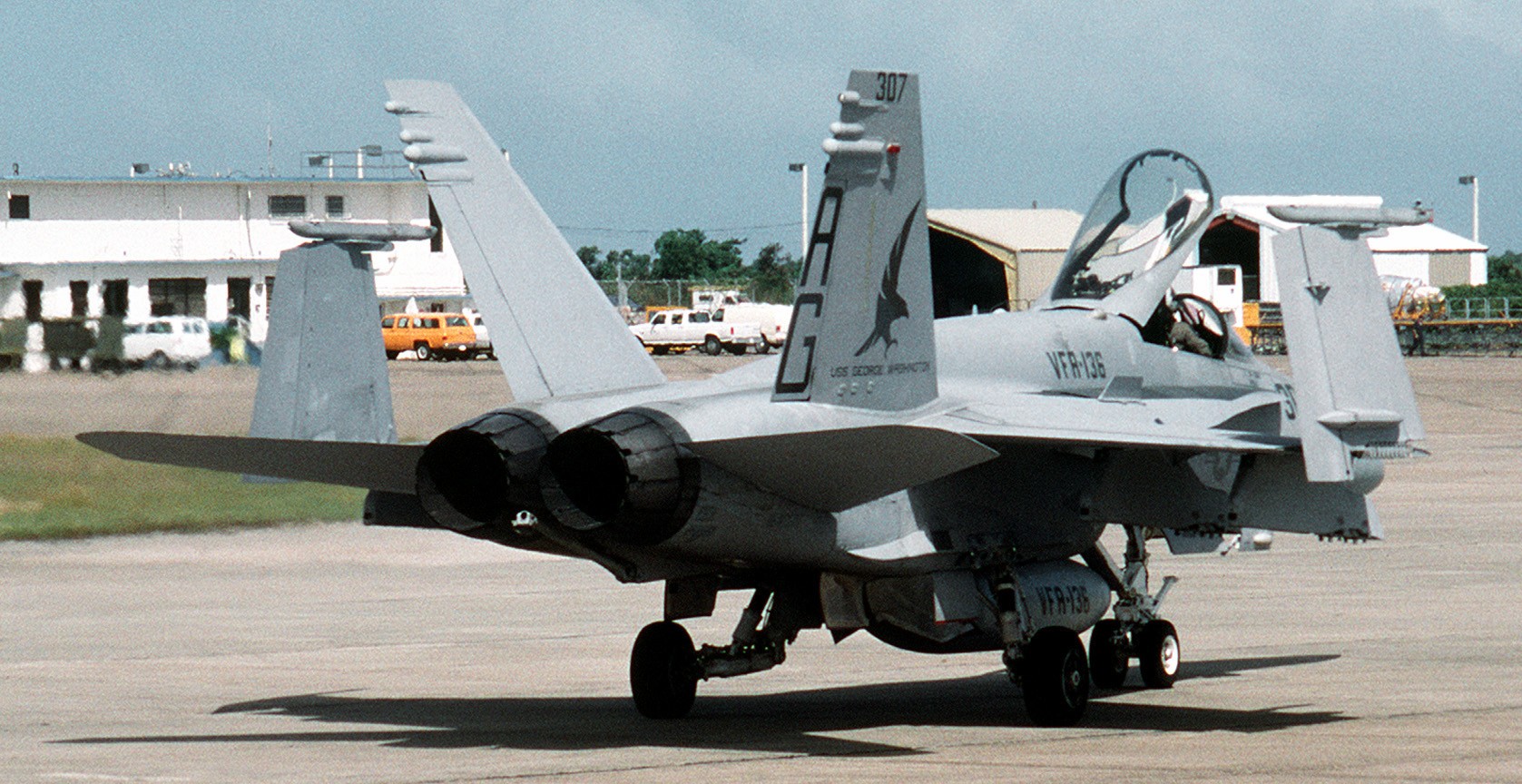vfa-136 knighthawks strike fighter squadron f/a-18c hornet 1992 73 cvw-7 naval station roosevelt roads puerto rico