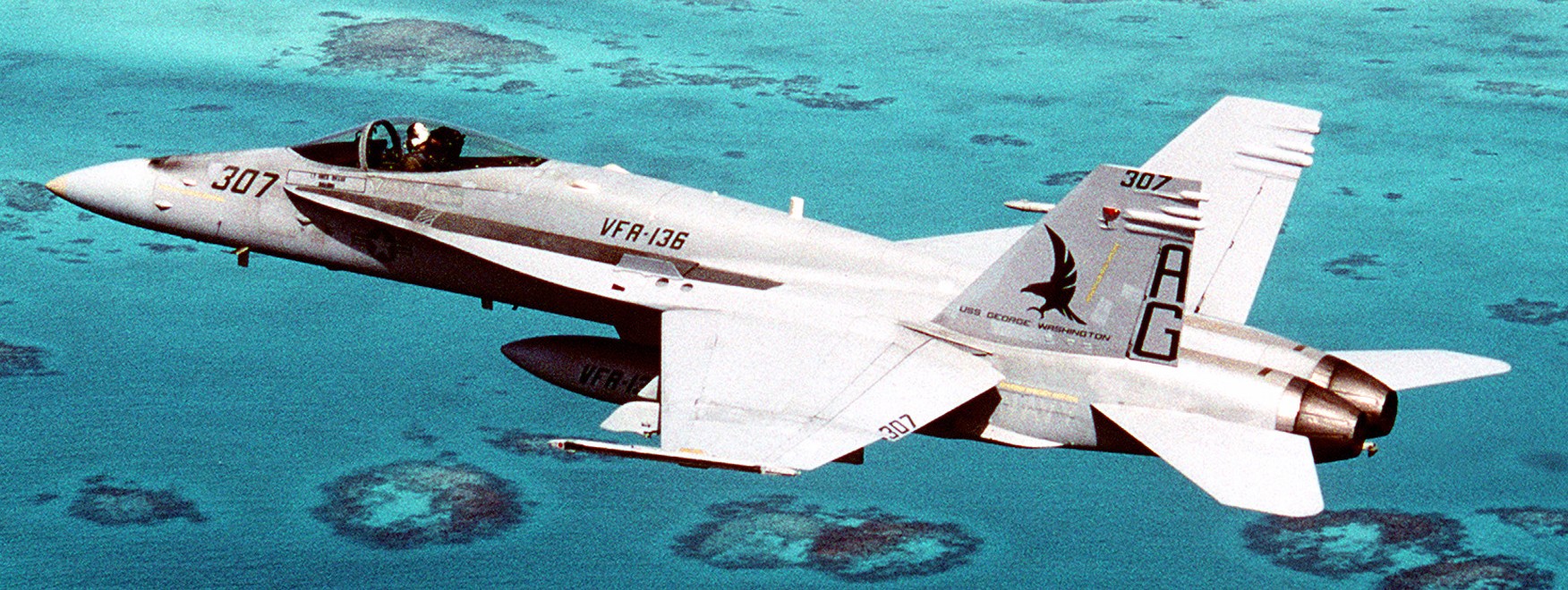 vfa-136 knighthawks strike fighter squadron f/a-18c hornet 1992 81 cvw-7 naval station roosevelt roads puerto rico