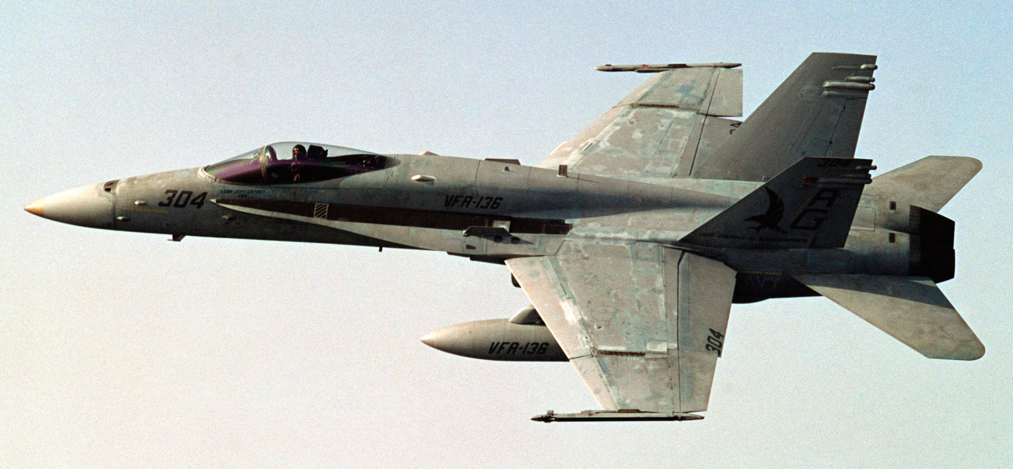 vfa-136 knighthawks strike fighter squadron f/a-18c hornet 1992 82 cvw-7 uss dwight d. eisenhower cvn-69 persian gulf