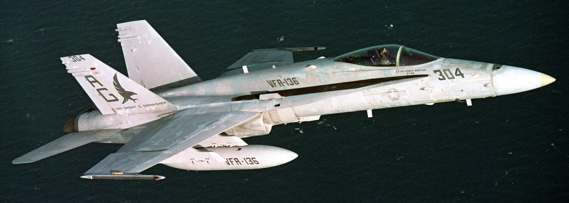 vfa-136 knighthawks strike fighter squadron f/a-18c hornet 1992 86 cvw-7 uss dwight d. eisenhower cvn-69