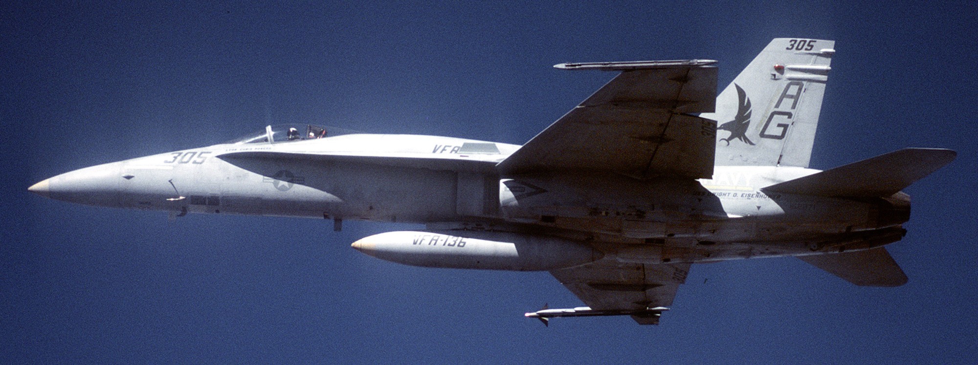 vfa-136 knighthawks strike fighter squadron f/a-18a hornet 1989 94 cvw-7