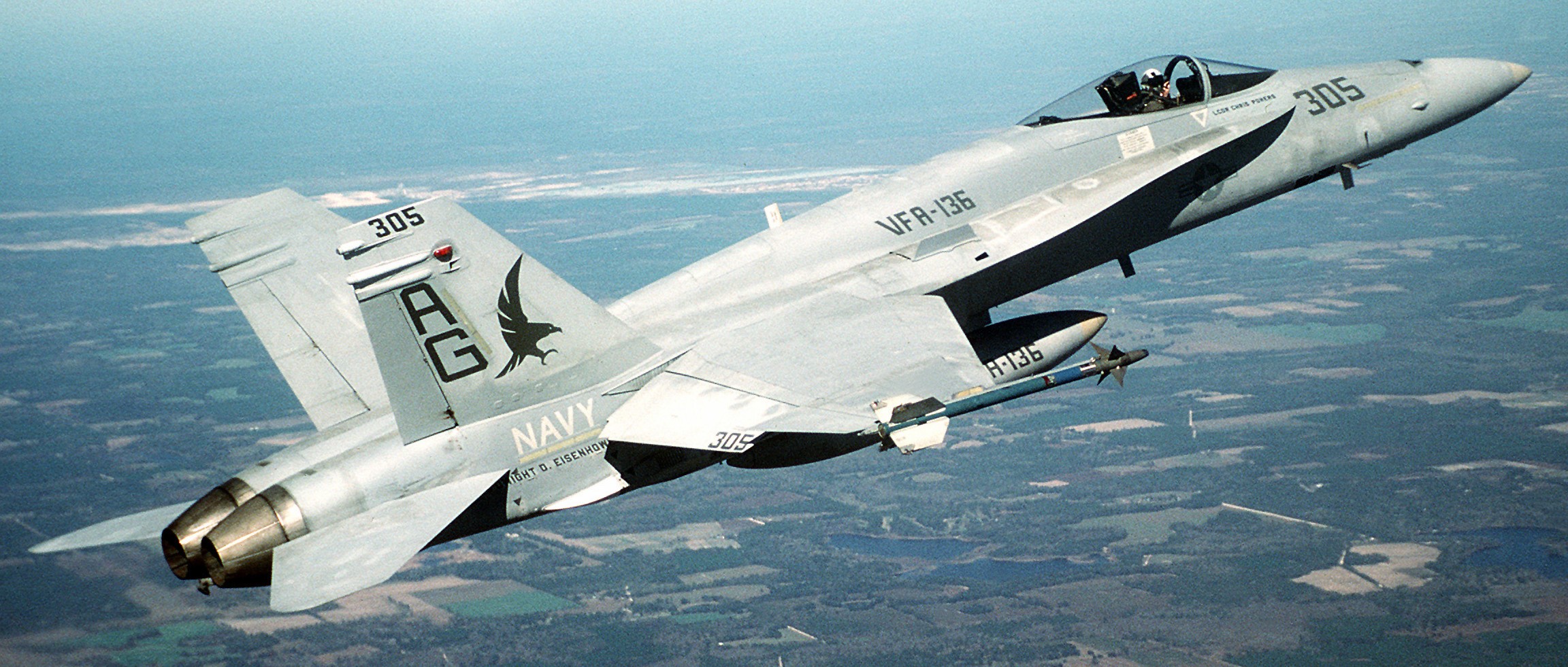 vfa-136 knighthawks strike fighter squadron f/a-18a hornet 1989 96 cvw-7