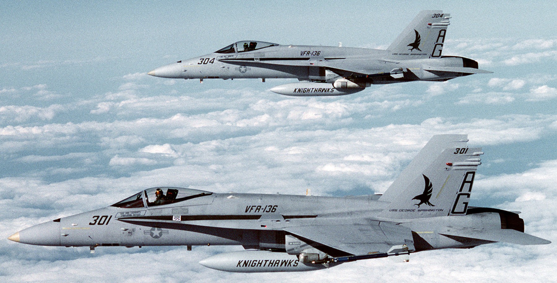 vfa-136 knighthawks strike fighter squadron f/a-18c hornet 1993 100 carrier air wing cvw-7