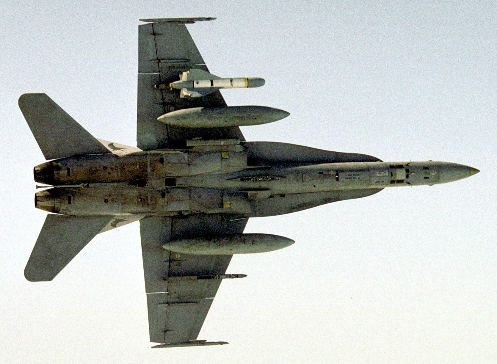 vfa-136 knighthawks strike fighter squadron f/a-18c hornet 1992 122 cvw-7 uss dwight d. eisenhower cvn-69 agm-62 walleye missile