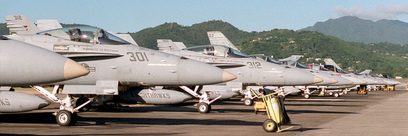 vfa-136 knighthawks strike fighter squadron f/a-18c hornet 1996 124 cvw-7 naval station roosevelt roads puerto rico