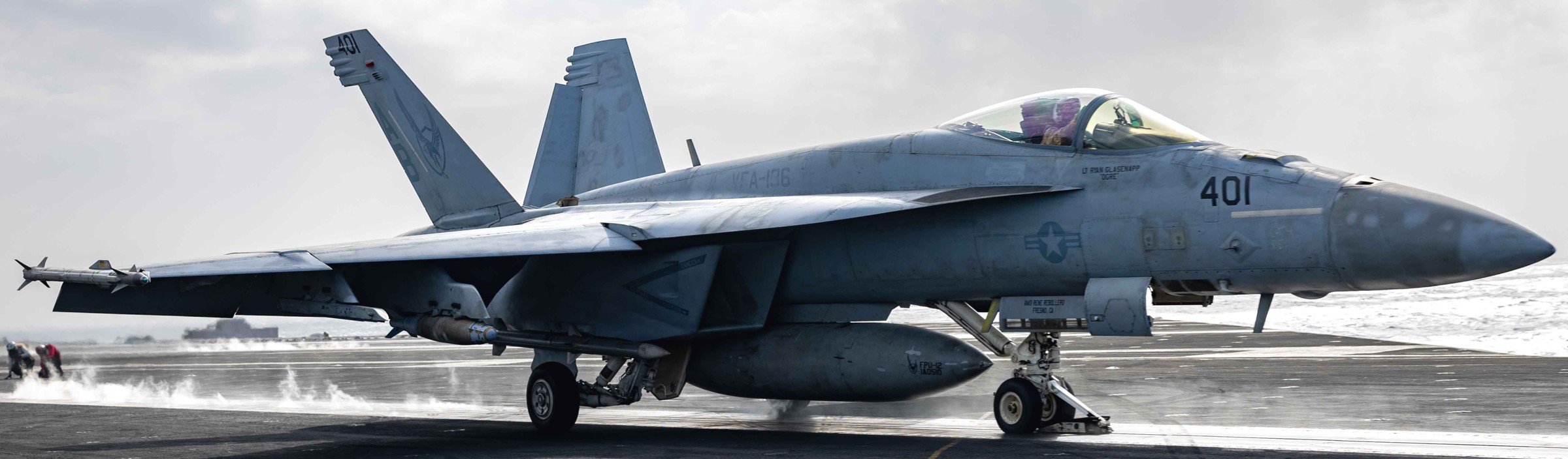 vfa-136 knighthawks strike fighter squadron f/a-18e super hornet cvw-1 cvn-75 uss harry s. truman 213