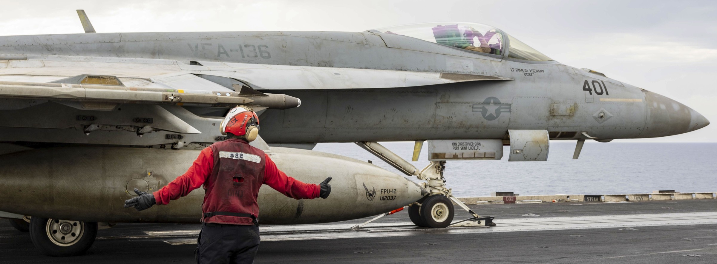 vfa-136 knighthawks strike fighter squadron f/a-18e super hornet cvw-1 cvn-75 uss harry s. truman 223