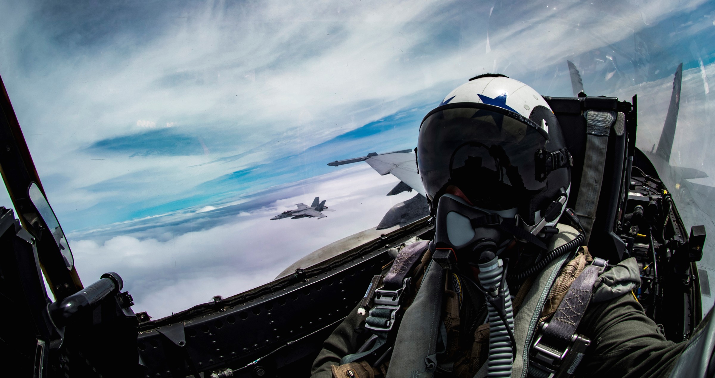 vfa-137 kestrels strike fighter squadron f/a-18e super hornet cvw-2 uss carl vinson cvn-70 2017 11 cockpit