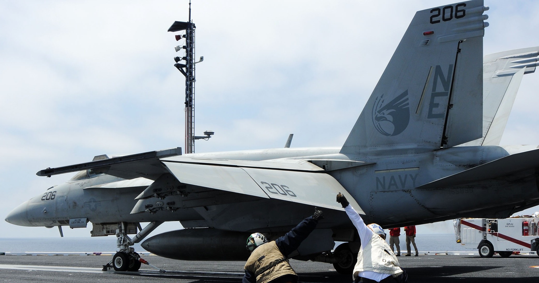 vfa-137 kestrels strike fighter squadron f/a-18e super hornet cvw-2 uss ronald reagan cvn-76 2013 23