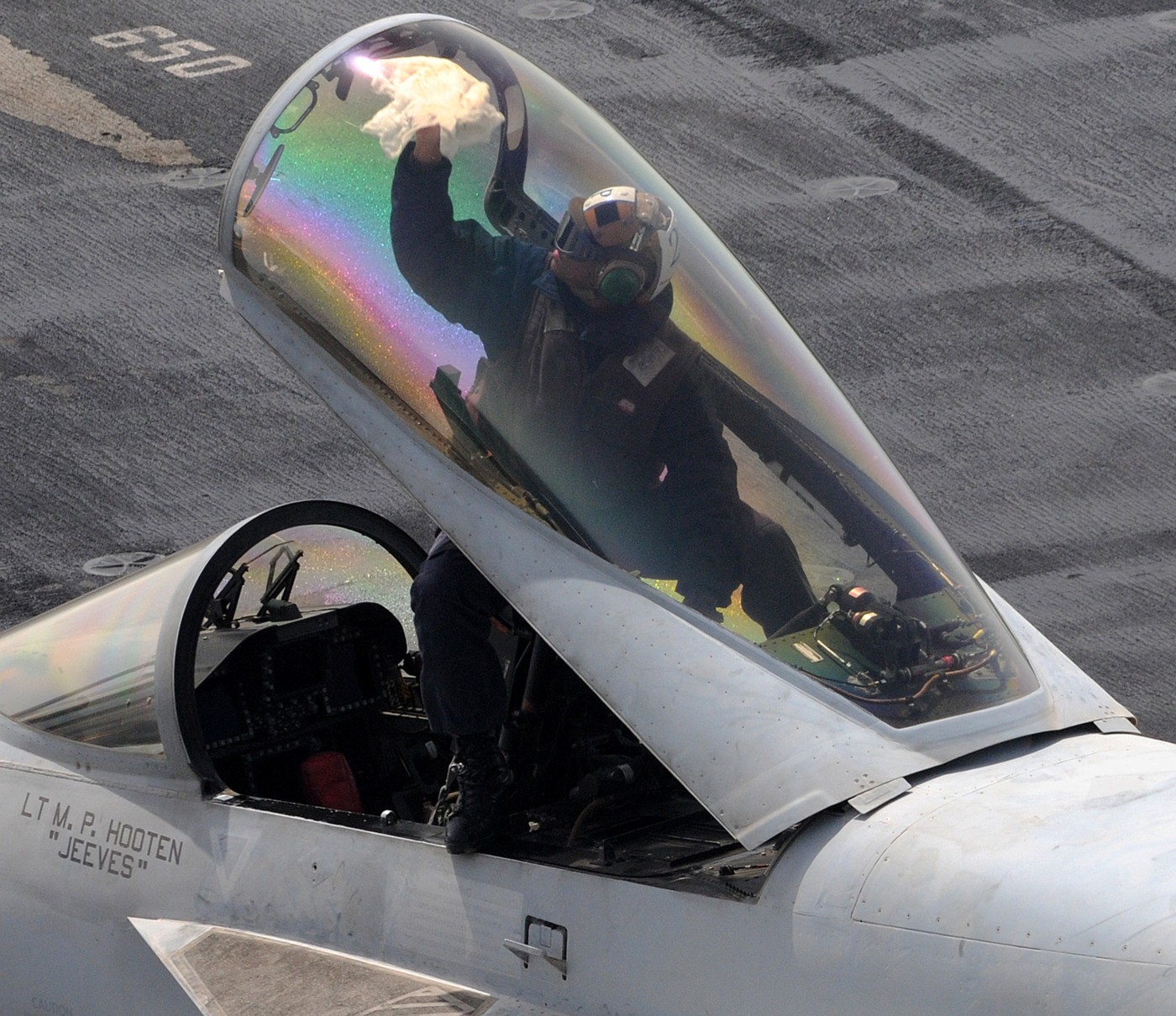 vfa-137 kestrels strike fighter squadron f/a-18e super hornet cvw-2 uss abraham lincoln cvn-72 2012 32