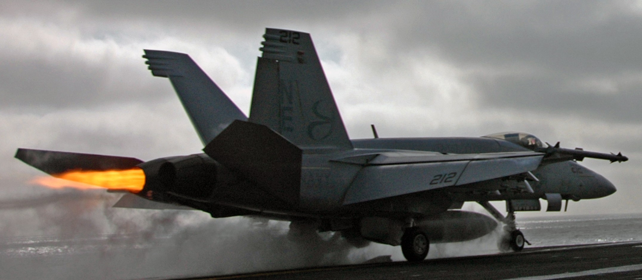 vfa-137 kestrels strike fighter squadron f/a-18e super hornet cvw-2 uss abraham lincoln cvn-72 2007 59