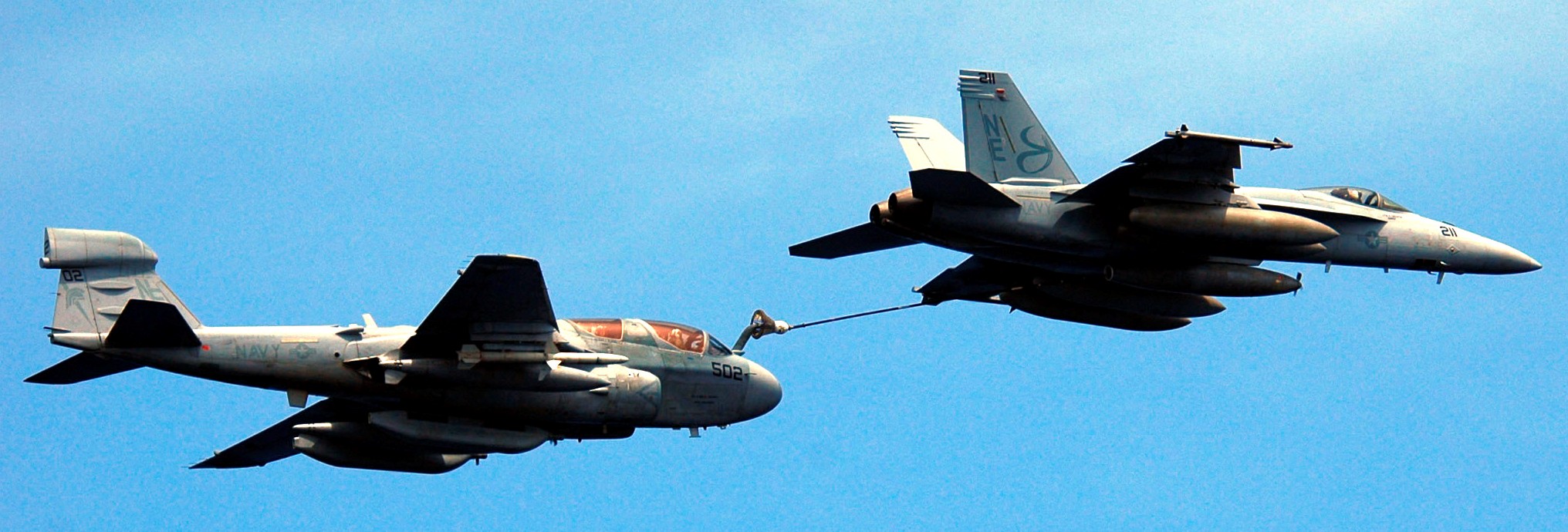vfa-137 kestrels strike fighter squadron f/a-18e super hornet cvw-2 refueling ea-6b prowler vaq-131 2006 60
