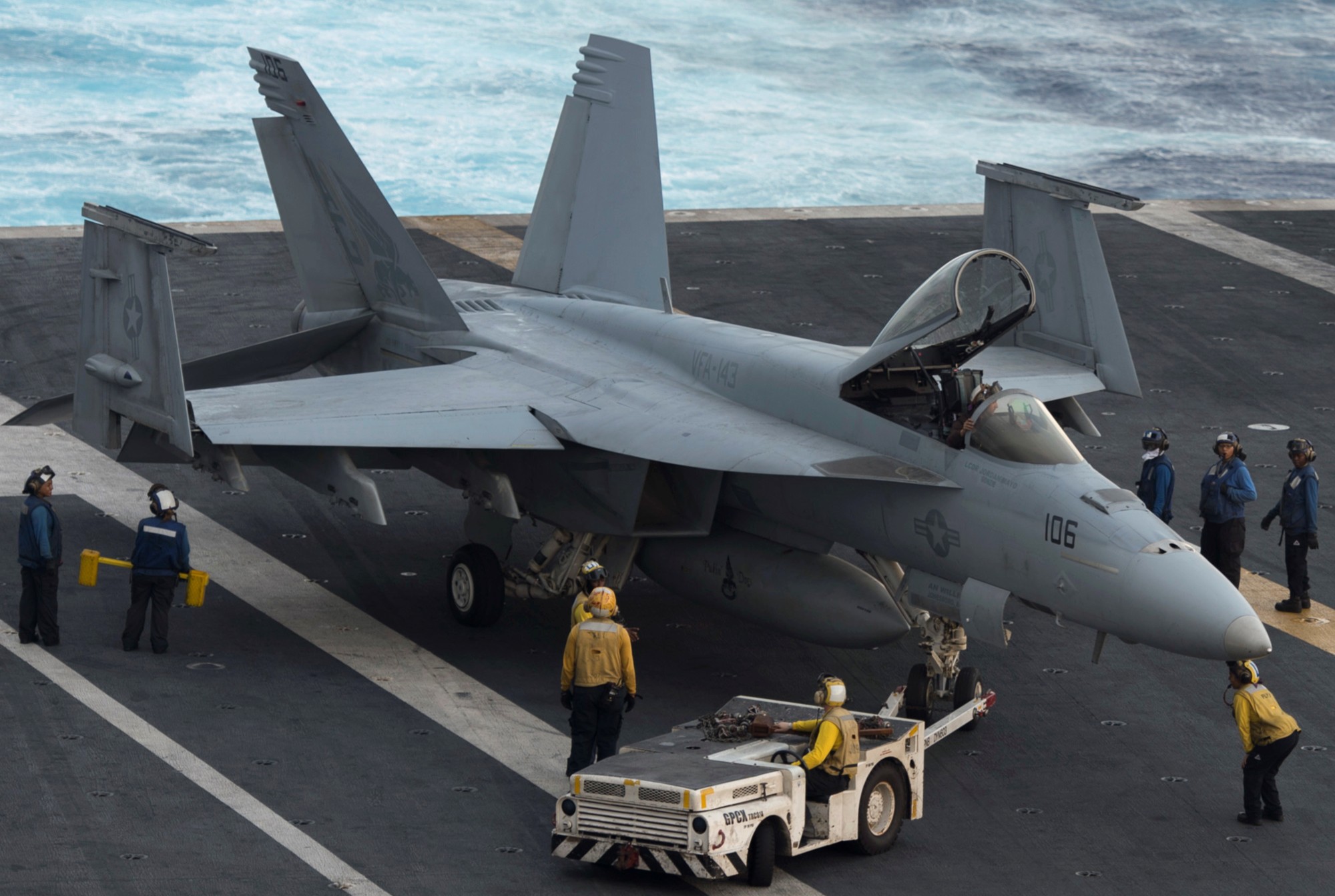 vfa-143 pukin dogs strike fighter squadron f/a-18e super hornet cvw-7 uss harry s. truman cvn-75 2015 11