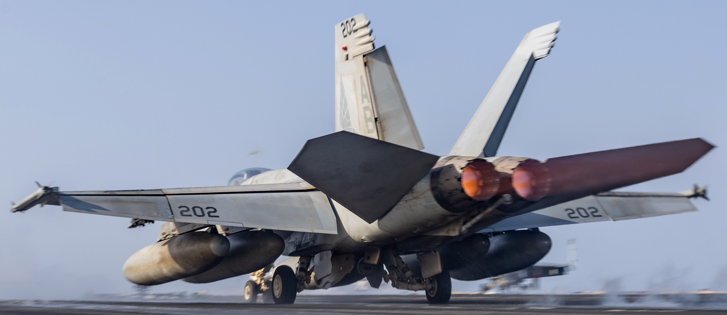 vfa-143 pukin dogs strike fighter squadron f/a-18e super hornet cvn-75 uss harry s. truman 105