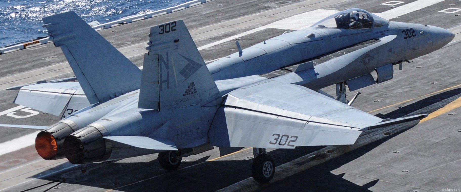 vfa-146 blue diamonds strike fighter squadron f/a-18c hornet carrier air wing cvw-11 uss nimitz cvn-68 16