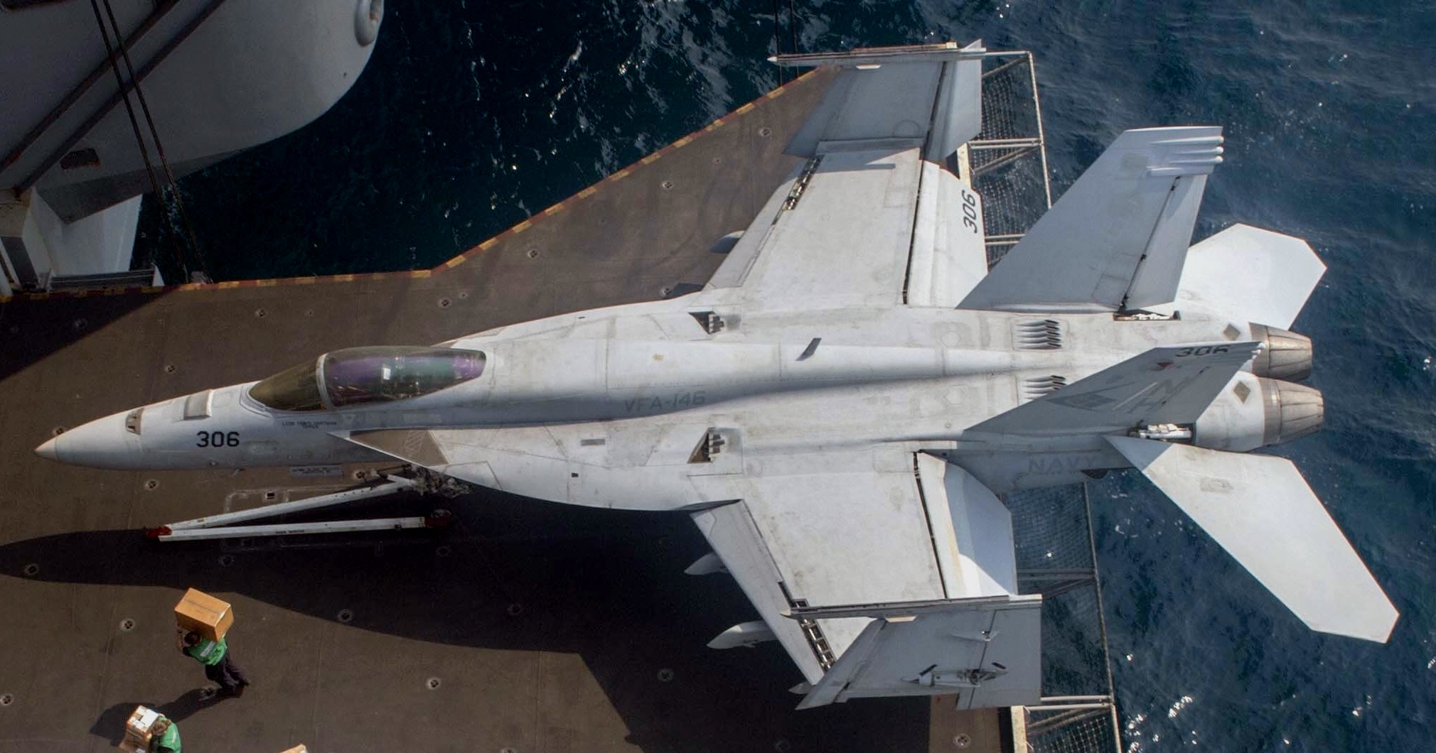 vfa-146 blue diamonds strike fighter squadron f/a-18e super hornet cvw-11 uss nimitz cvn-68 18