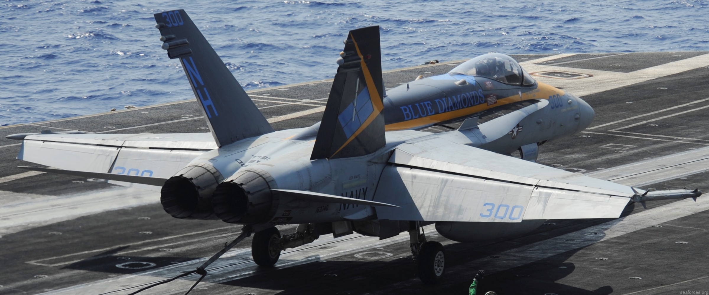 vfa-146 blue diamonds strike fighter squadron f/a-18c hornet carrier air wing cvw-11 uss nimitz cvn-68 31