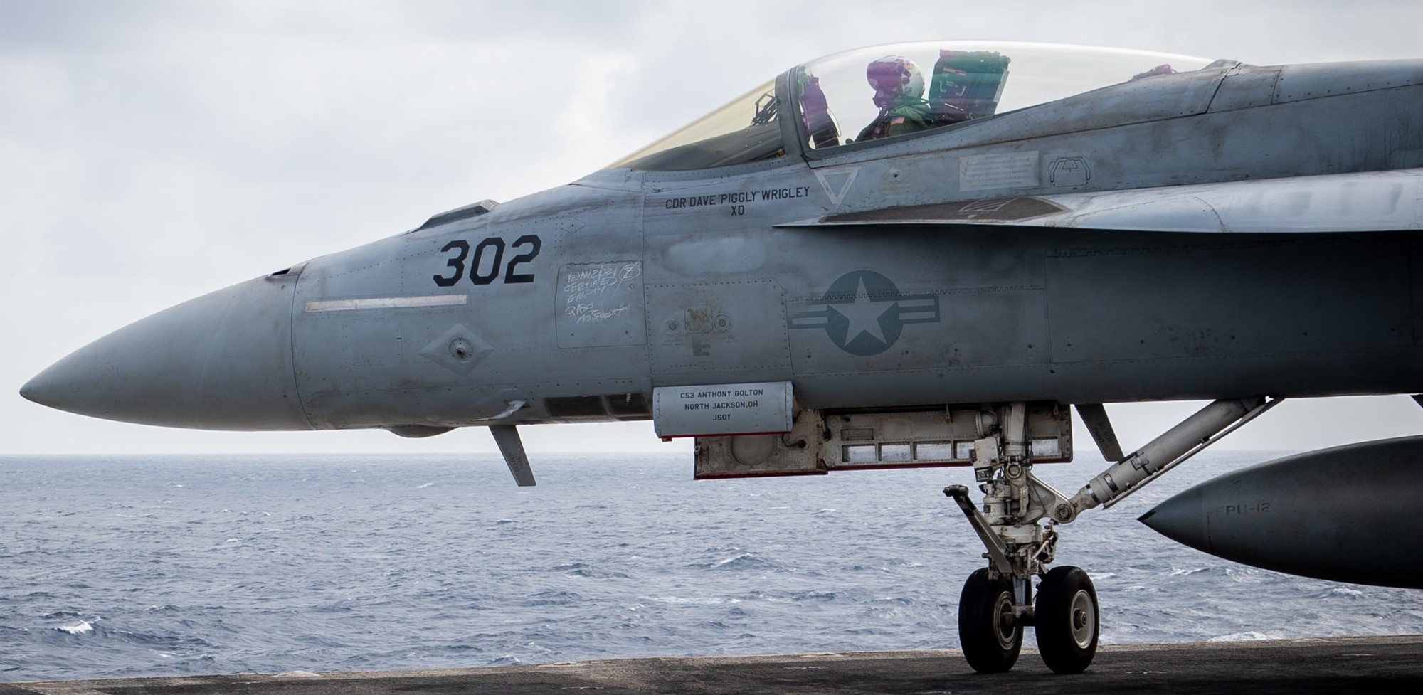 vfa-146 blue diamonds strike fighter squadron f/a-18e super hornet cvw-11 uss theodore roosevelt cvn-71 34