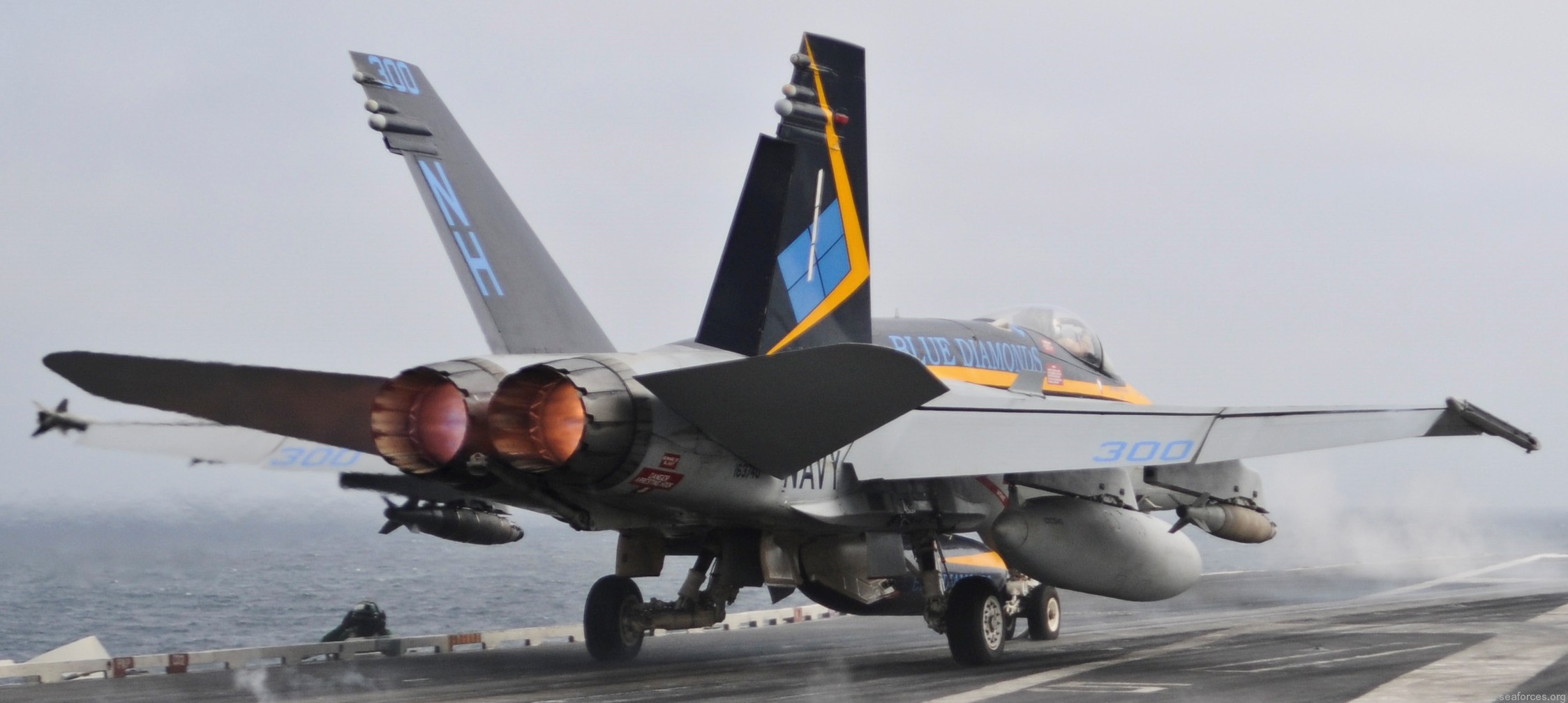 vfa-146 blue diamonds strike fighter squadron f/a-18c hornet carrier air wing cvw-11 uss nimitz cvn-68 45