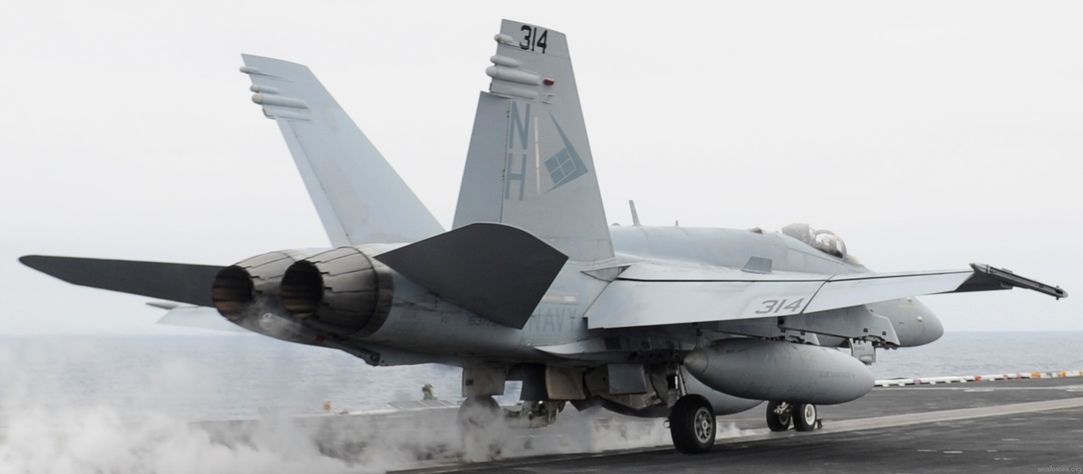 vfa-146 blue diamonds strike fighter squadron f/a-18c hornet carrier air wing cvw-11 uss nimitz cvn-68 65