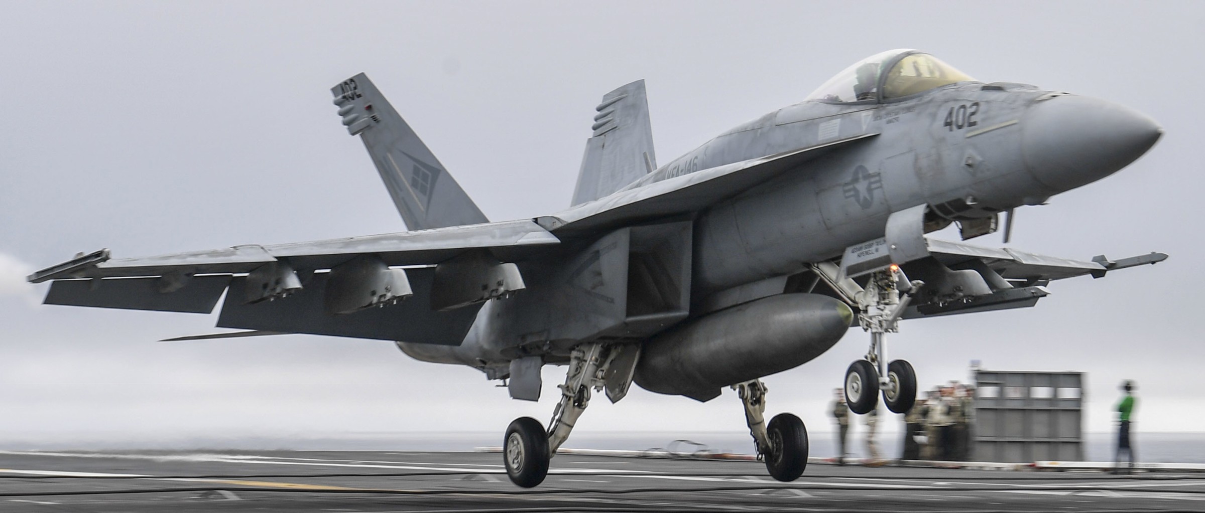 vfa-146 blue diamonds strike fighter squadron f/a-18e super hornet cvw-17 uss nimitz cvn-68 66