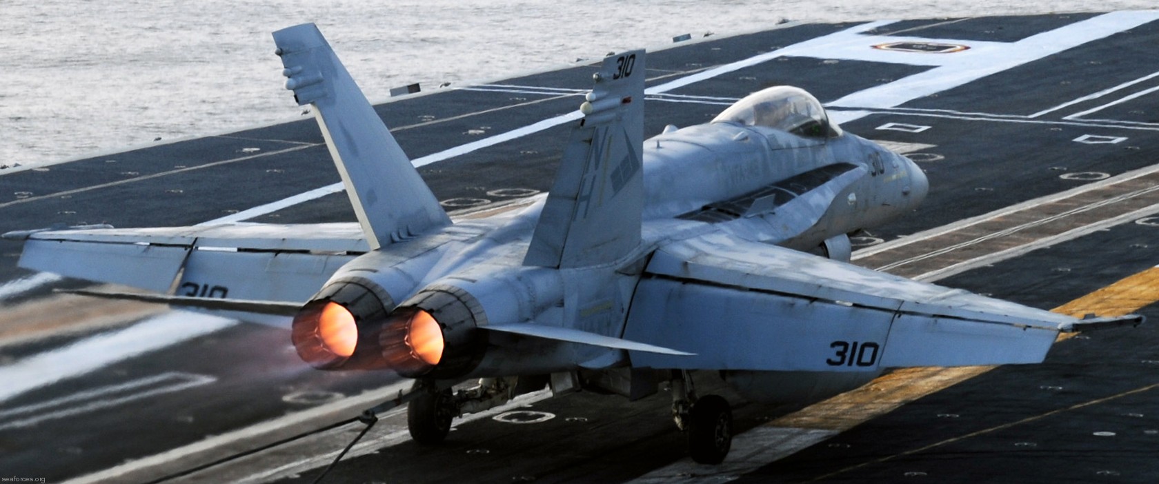 vfa-146 blue diamonds strike fighter squadron f/a-18c hornet carrier air wing cvw-11 uss nimitz cvn-68 68