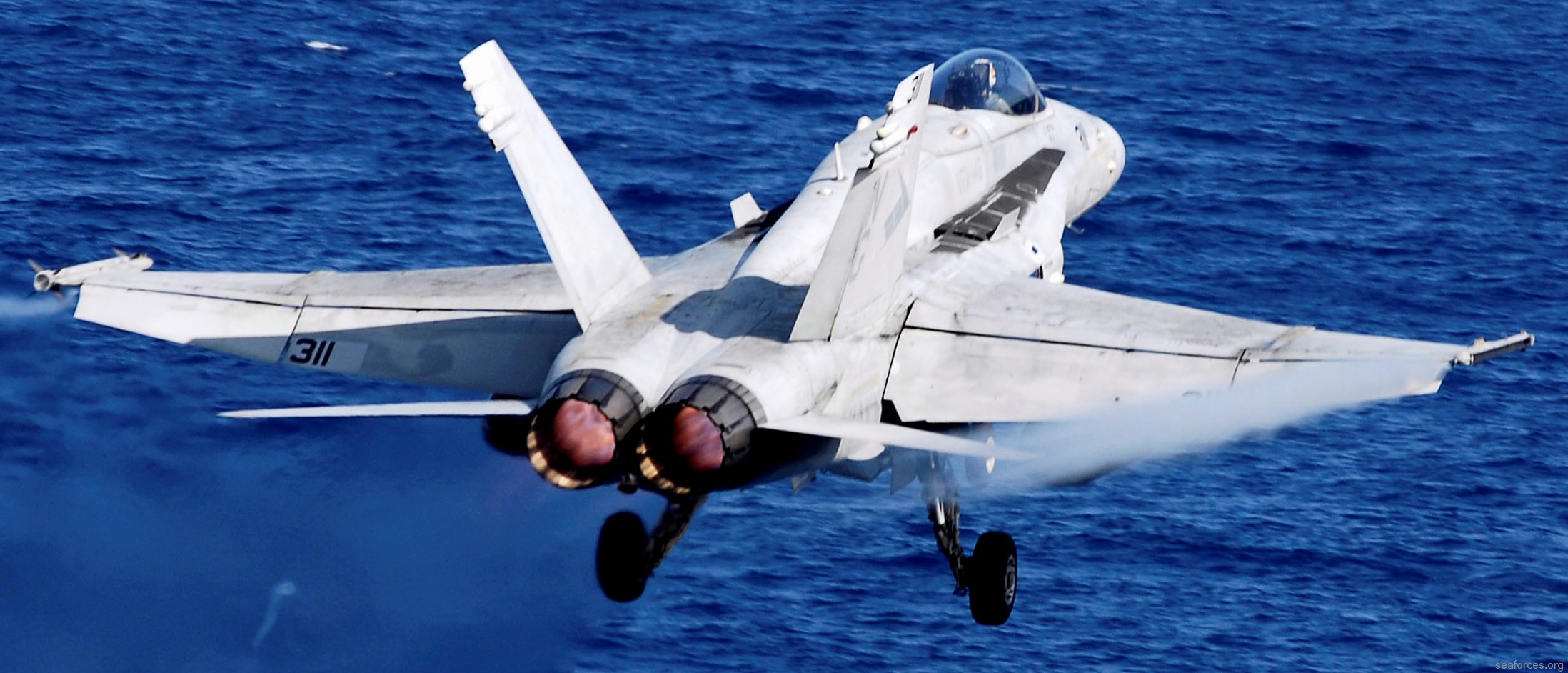 vfa-146 blue diamonds strike fighter squadron f/a-18c hornet carrier air wing cvw-9 uss john c. stennis cvn-74 100