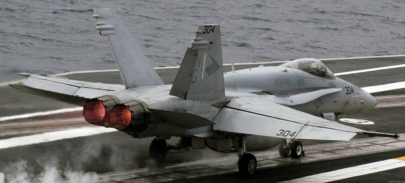 vfa-146 blue diamonds strike fighter squadron f/a-18c hornet carrier air wing cvw-9 uss ronald reagan cvn-76 104