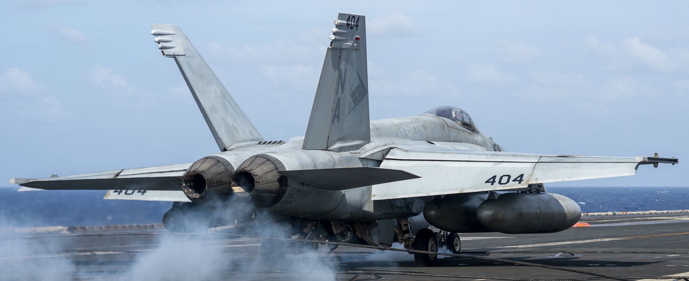 vfa-146 blue diamonds strike fighter squadron f/a-18c hornet carrier air wing cvw-9 uss ronald reagan cvn-76 104