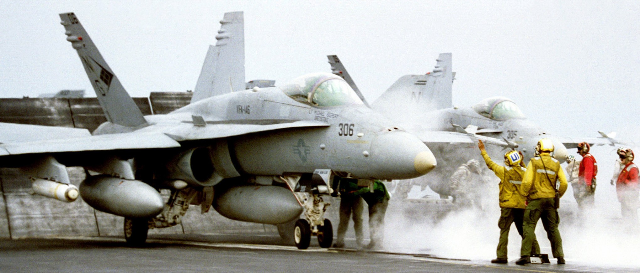 vfa-146 blue diamonds strike fighter squadron f/a-18c hornet cvw-9 uss nimitz cvn-68 164