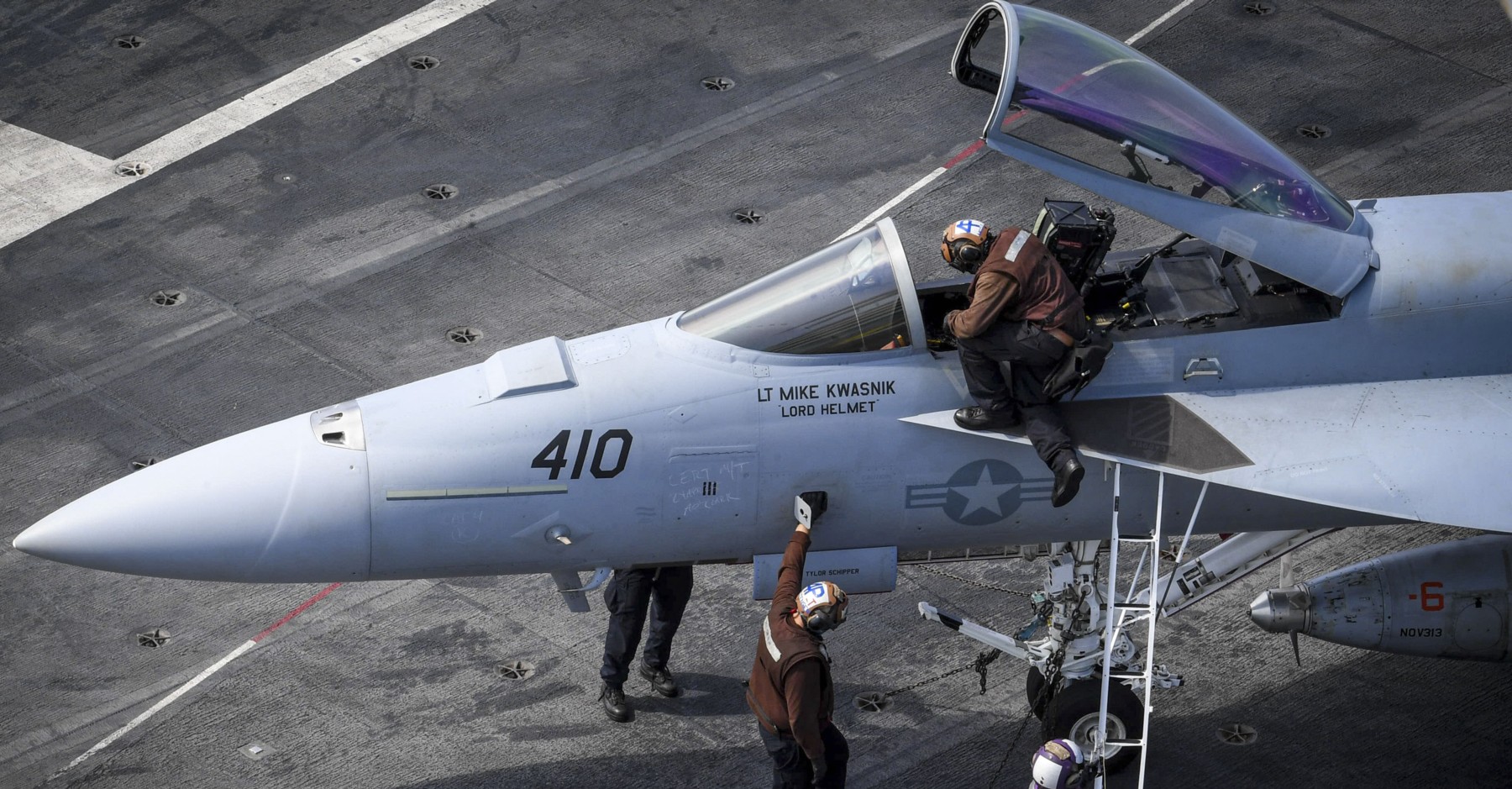 vfa-146 blue diamonds strike fighter squadron f/a-18e super hornet cvn-68 uss nimitz 206