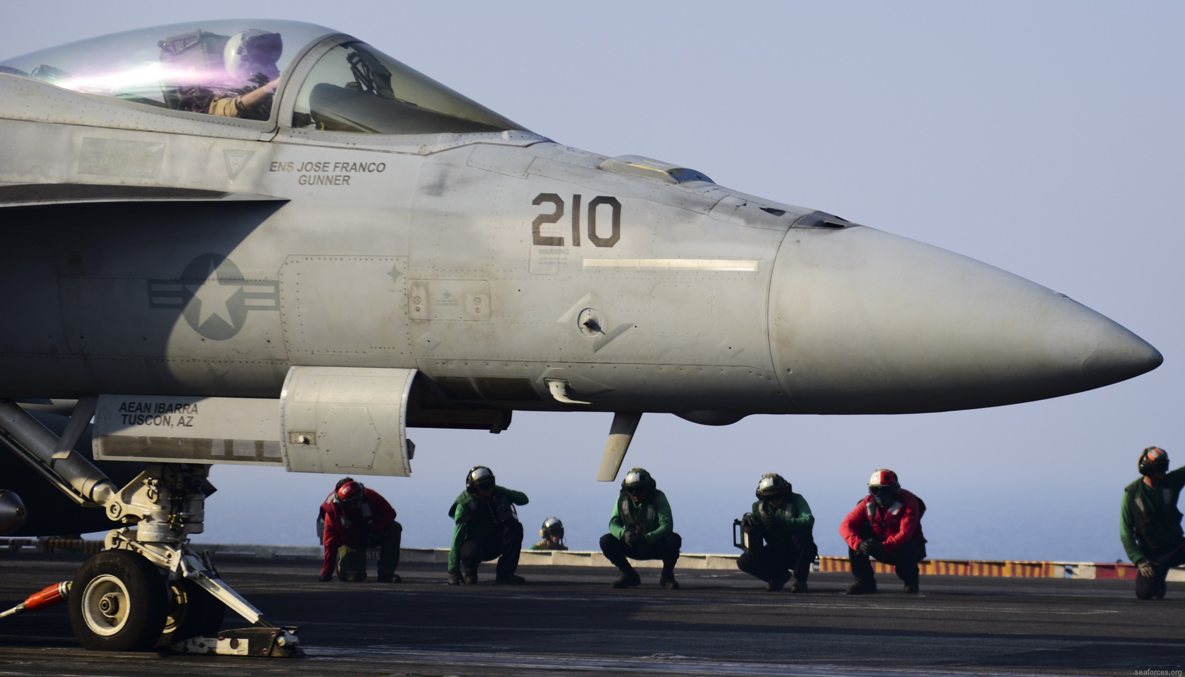 vfa-147 argonauts f/a-18e super hornet strike fighter squadron carrier air wing cvw-11 uss nimitz cvn-68 33