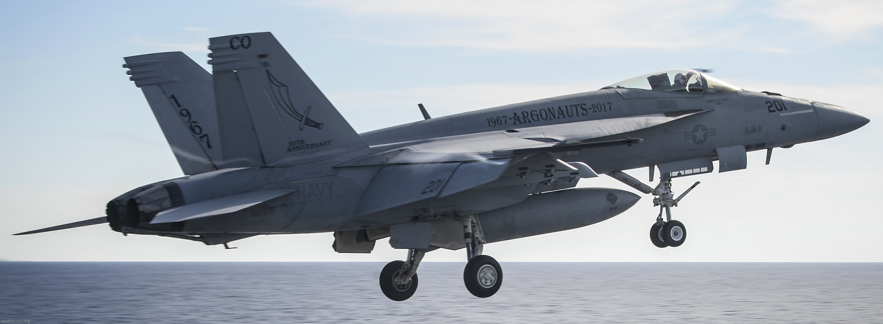 vfa-147 argonautsf/a-18e super hornet strike fighter squadron carrier air wing cvw-11 uss nimitz cvn-68 35