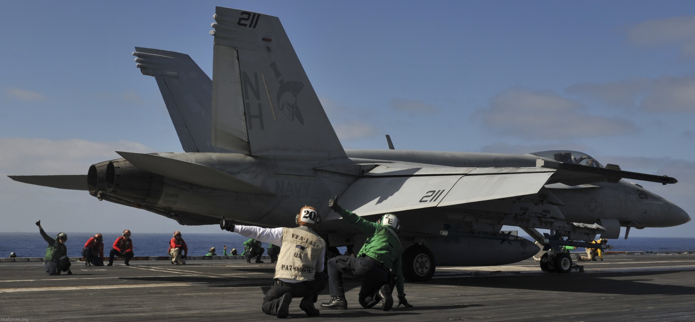 vfa-147 argonauts f/a-18e super hornet strike fighter squadron carrier air wing cvw-11 uss nimitz cvn-68 45