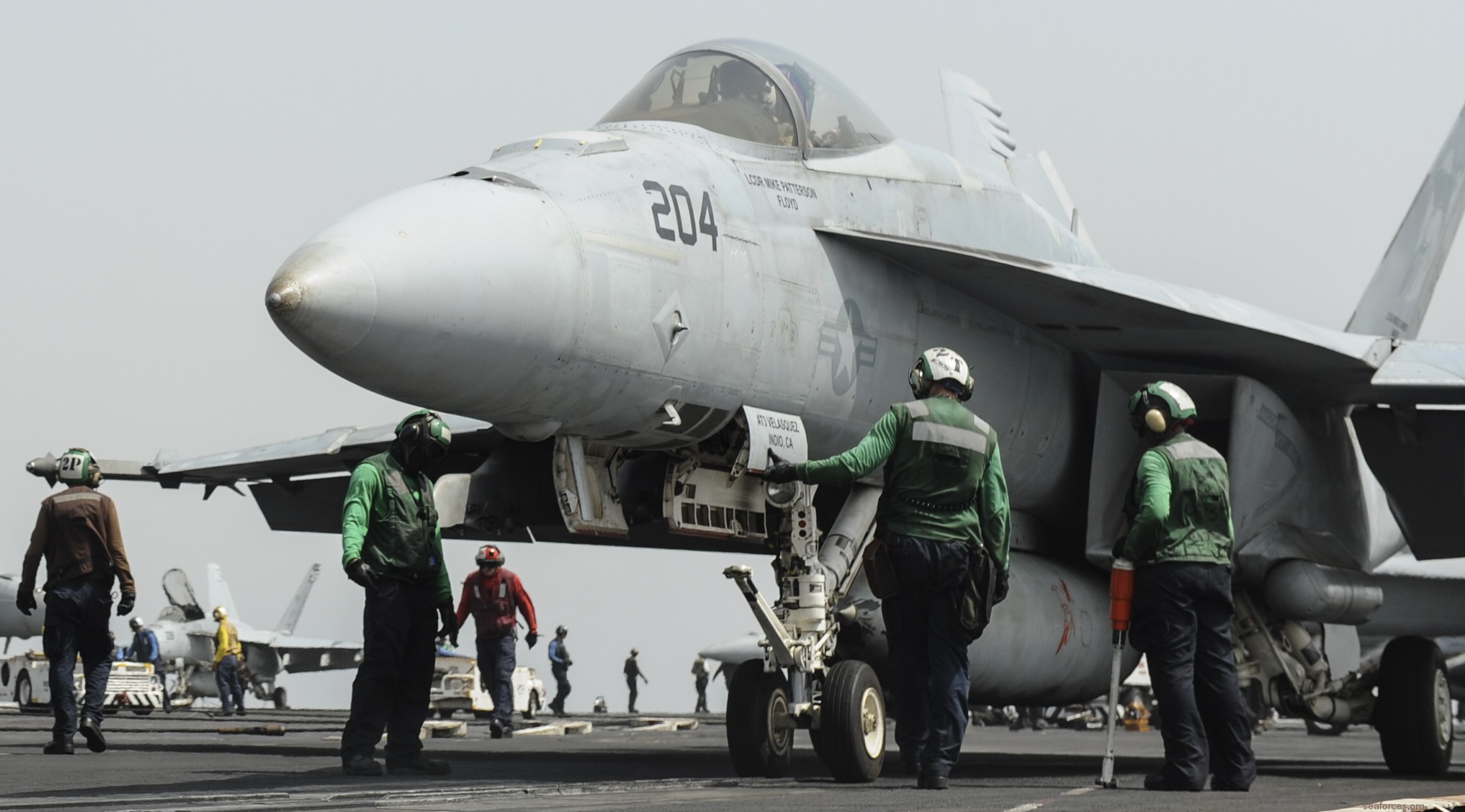vfa-147 argonauts f/a-18e super hornet strike fighter squadron cvw-11 uss nimitz cvn-68 76